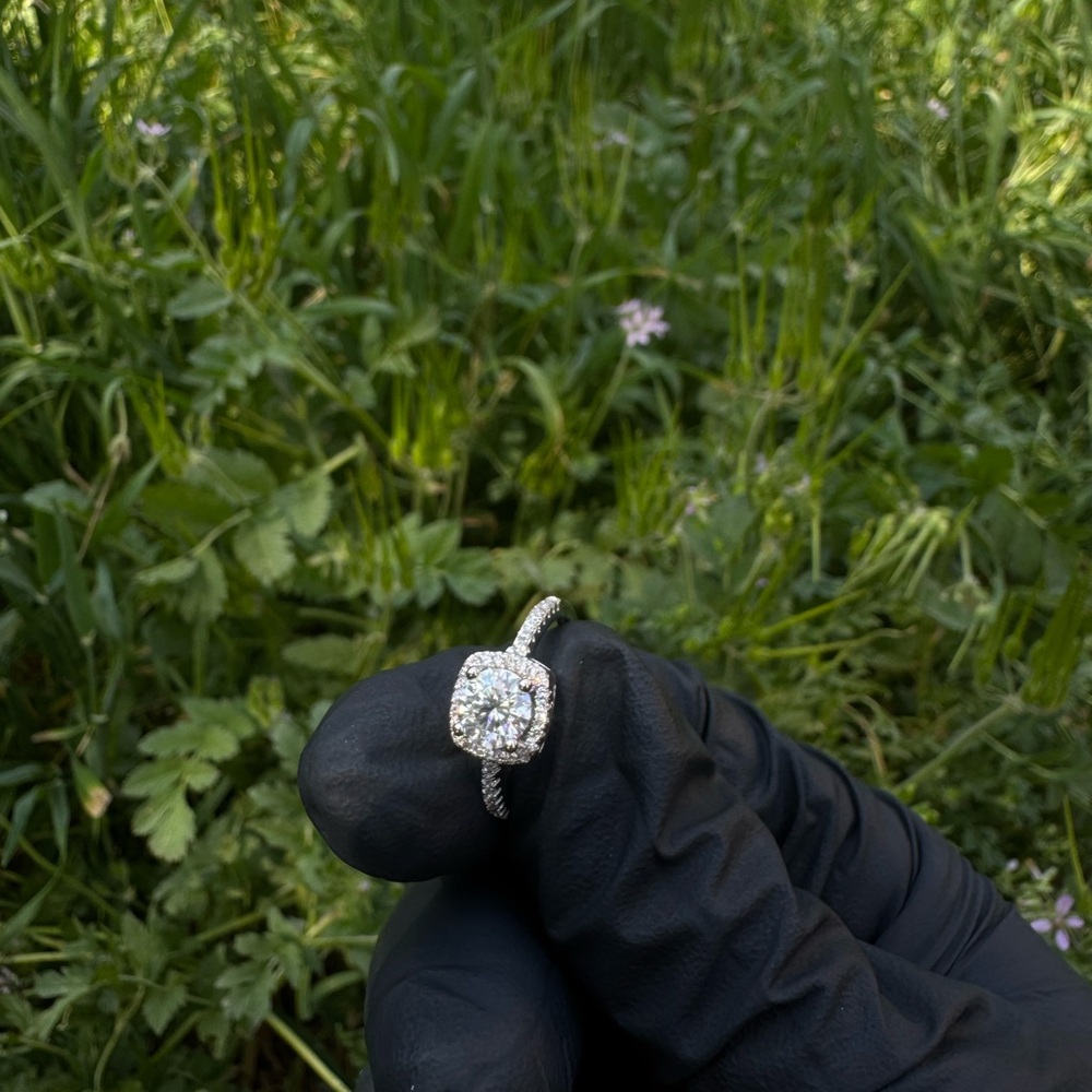 Elegant Diamond Halo Engagement Ring - White